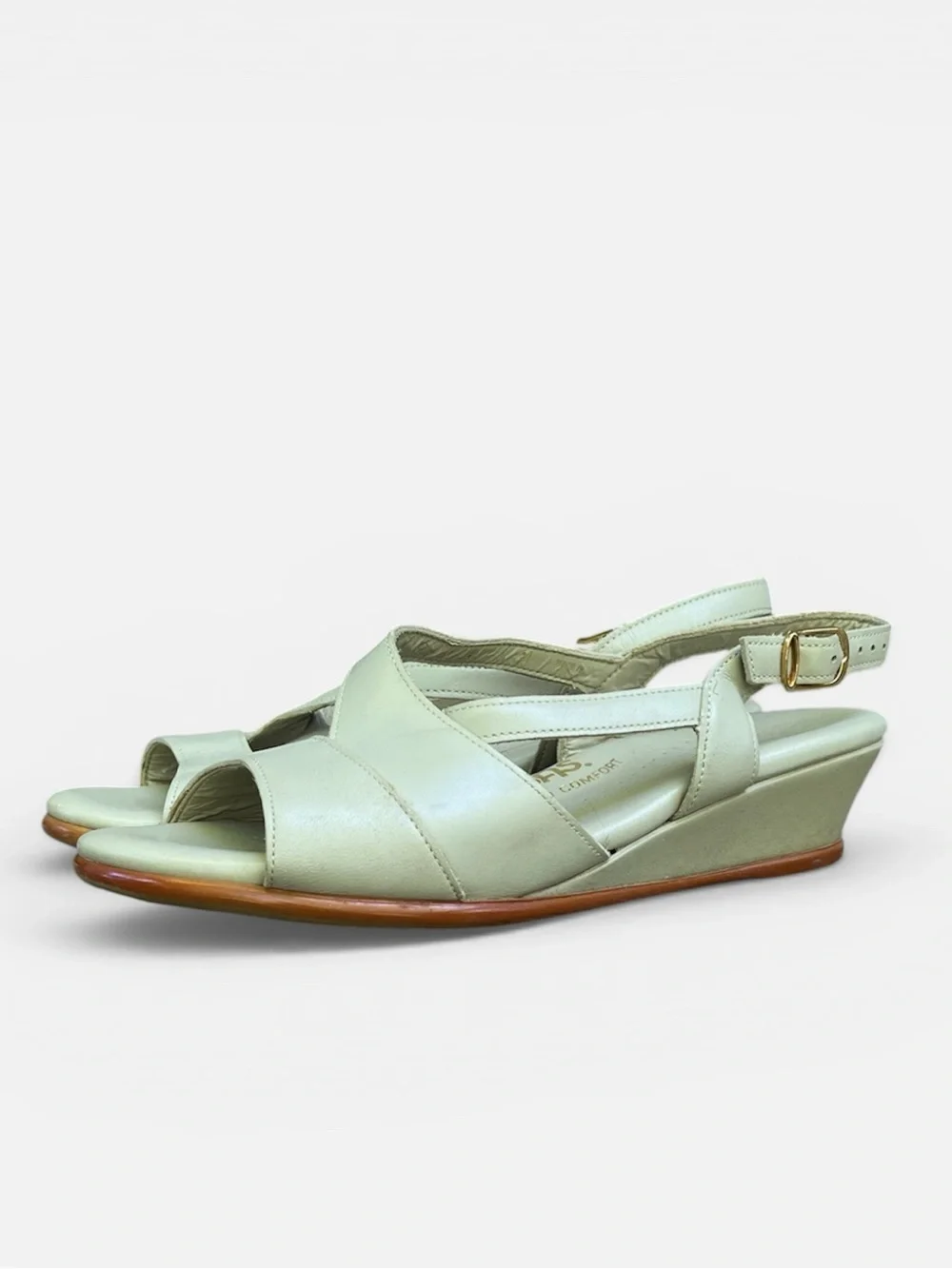 SAS Caress Buckle Tripad Comfort Leather Wedge Sandal in Bone Size 6M